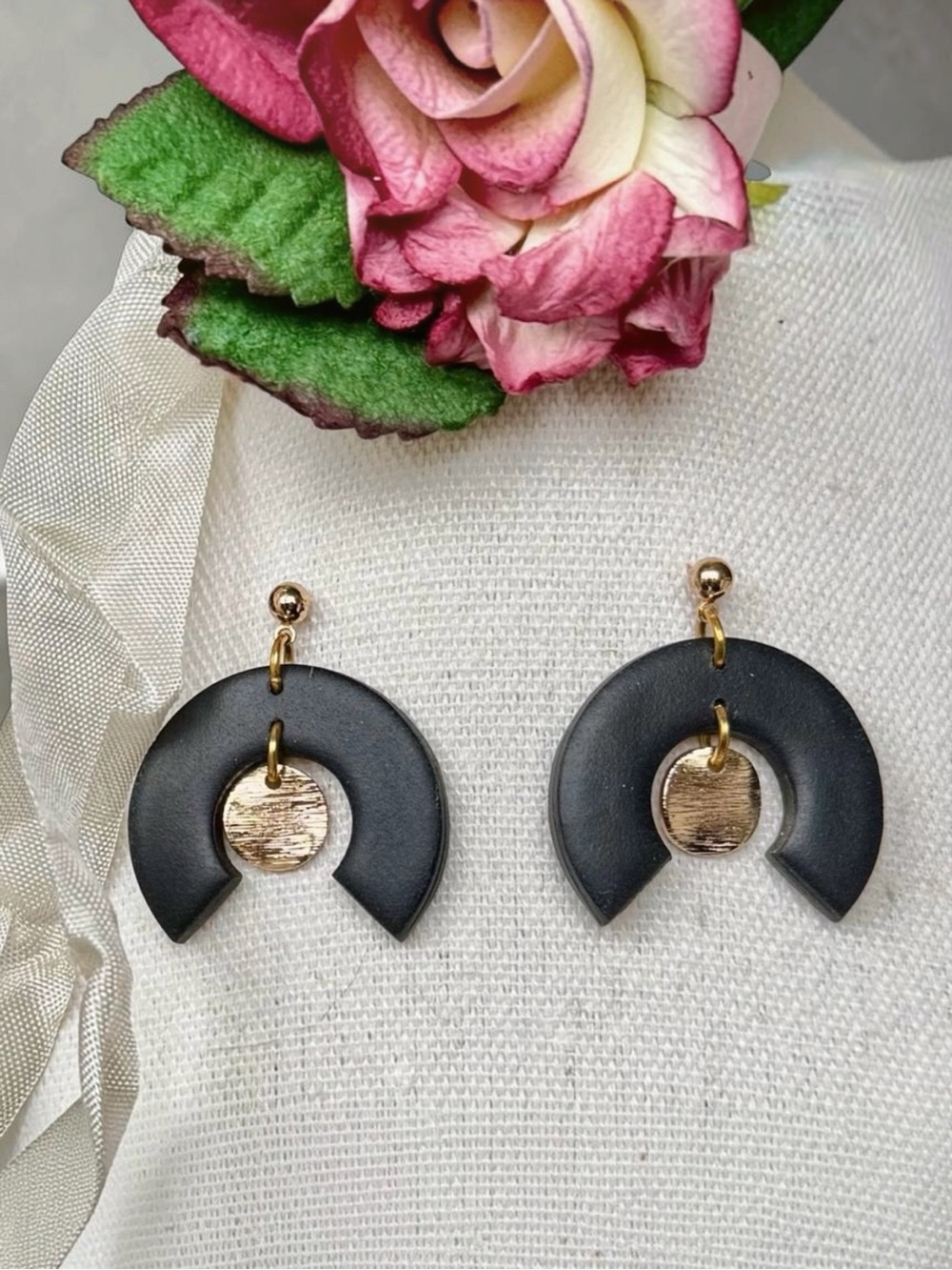 NWT Statement Handcrafted Black and‎ Gold Casual Dressy Earrings